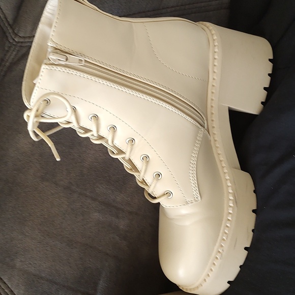 Boots - Picture 2 of 4